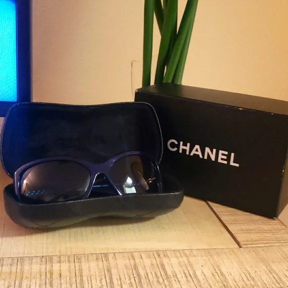 NWT⭐AUTHENTIC CHANEL⭐ Blue Jackie O style STUNNING SOPHISTICATED Sunglasses. - Picture 2 of 16